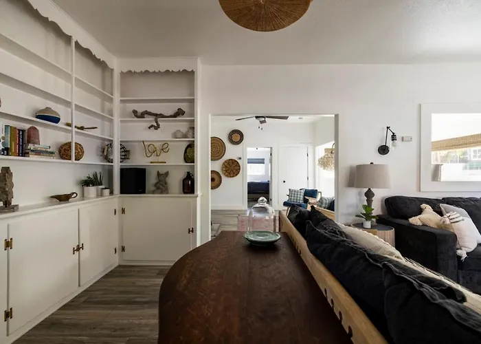 Gorgeous Home-amazing Yard-fire Pit-walk To Town Holiday home *