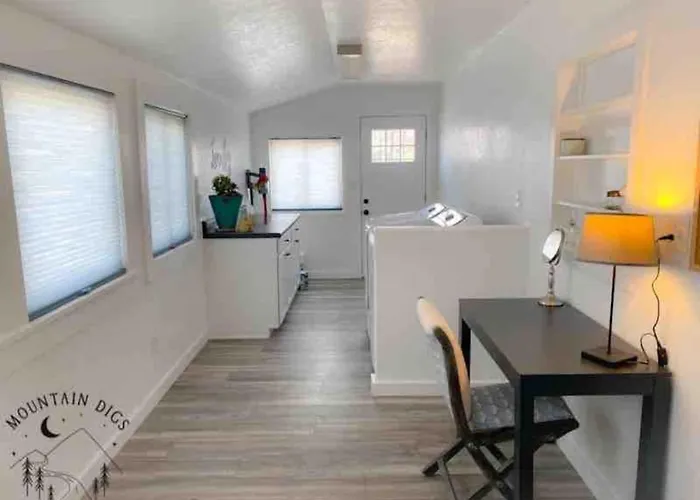 Gorgeous Home-amazing Yard-fire Pit-walk To Town Holiday home