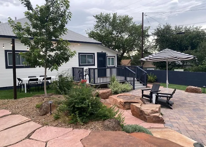 Gorgeous Home-amazing Yard-fire Pit-walk To Town Holiday home