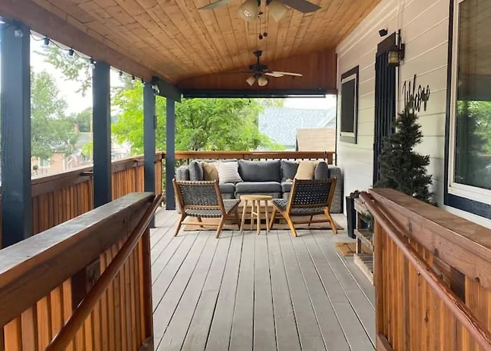 Gorgeous Home-amazing Yard-fire Pit-walk To Town