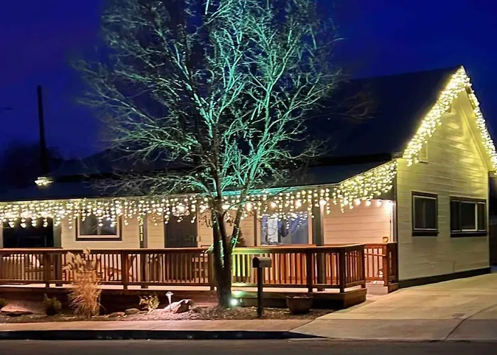 Gorgeous Home-amazing Yard-fire Pit-walk To Town Holiday home
