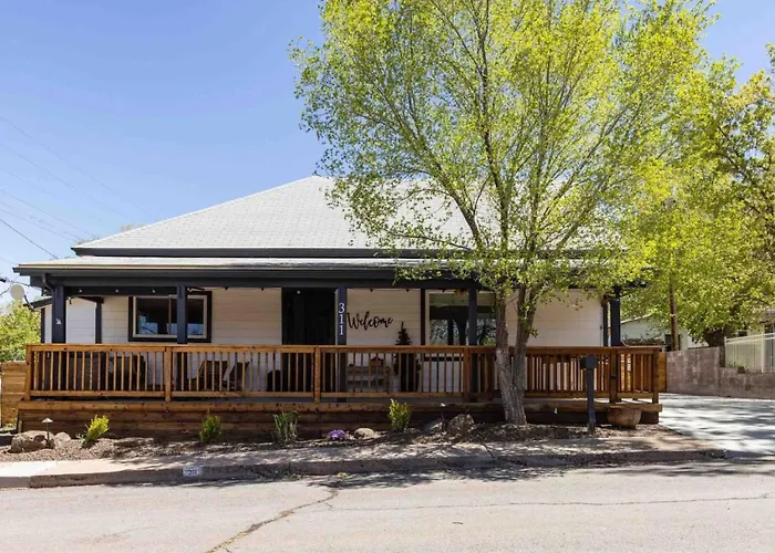 Holiday home Gorgeous Home-amazing Yard-fire Pit-walk To Town *