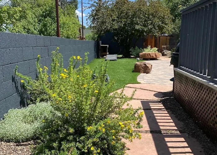 Gorgeous Home-amazing Yard-fire Pit-walk To Town *