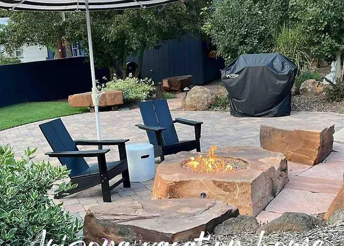 Gorgeous Home-amazing Yard-fire Pit-walk To Town